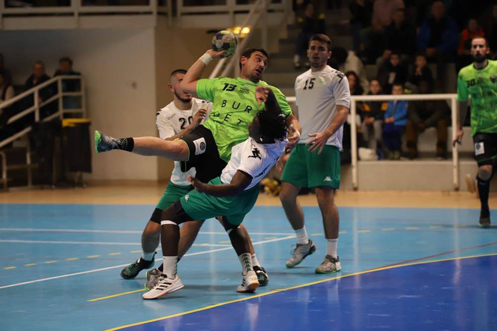 UNE BELLE VICTOIRE POUR LE CSAV HANDBALL SOUTENU PAR BURDET !